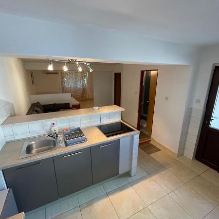 Apartment Victoria Stara Baška Buitenkant foto