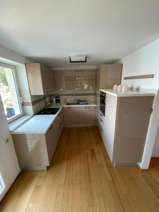 Apartment Victoria Stara Baška Buitenkant foto