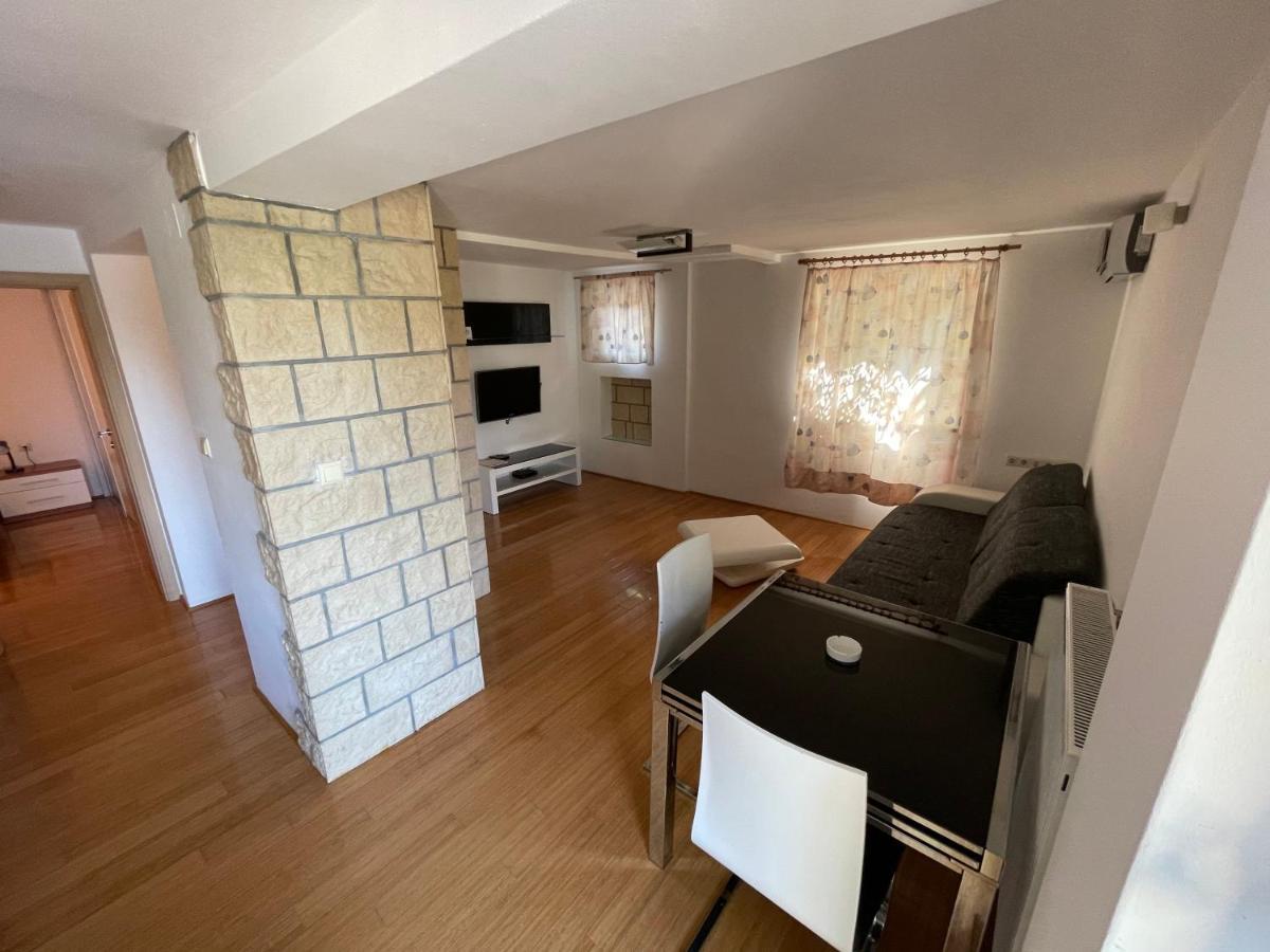Apartment Victoria Stara Baška Buitenkant foto