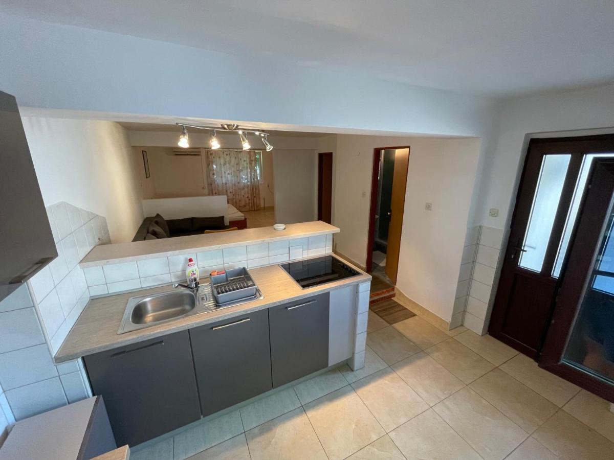 Apartment Victoria Stara Baška Buitenkant foto