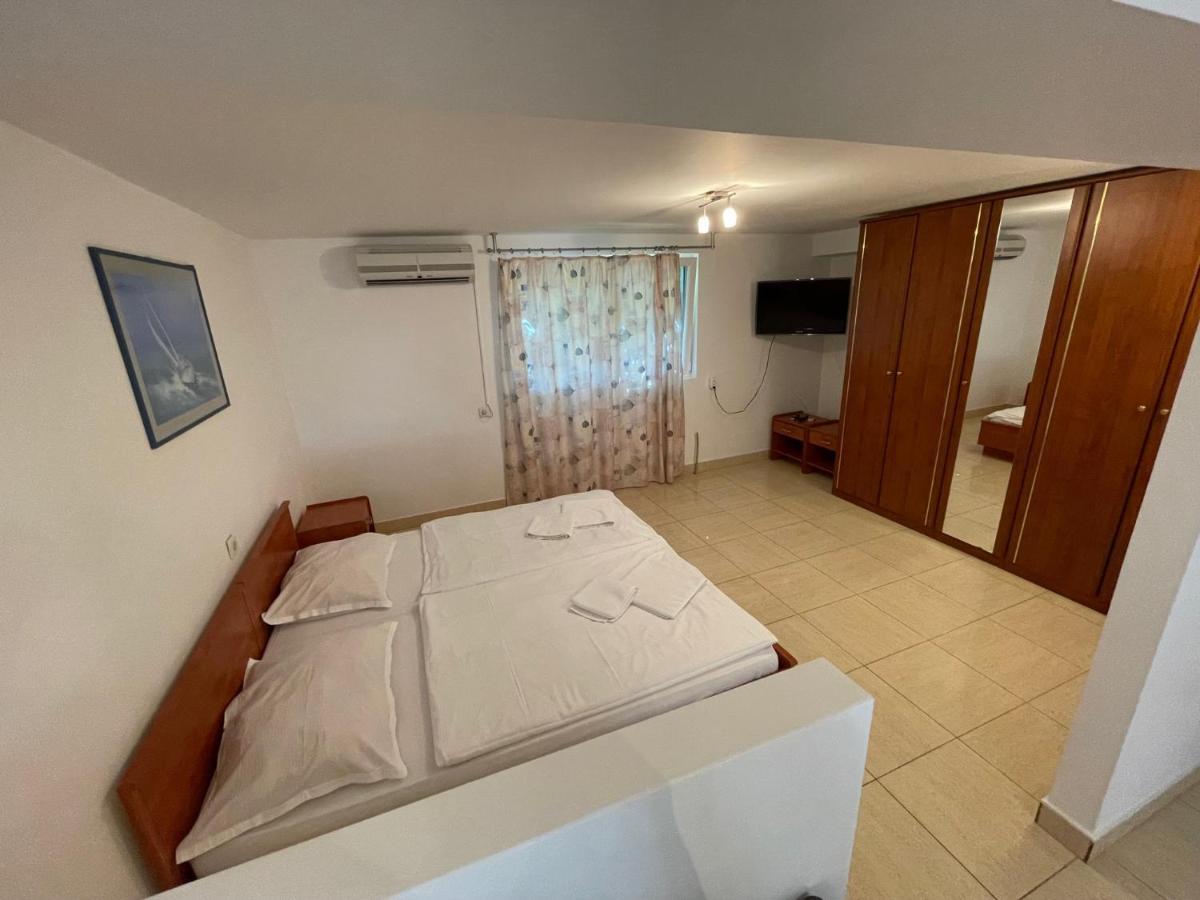 Apartment Victoria Stara Baška Buitenkant foto