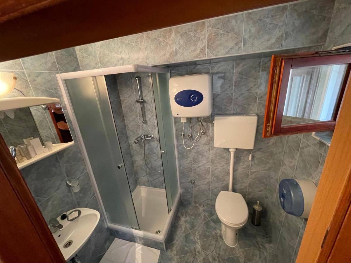 Apartment Victoria Stara Baška Buitenkant foto