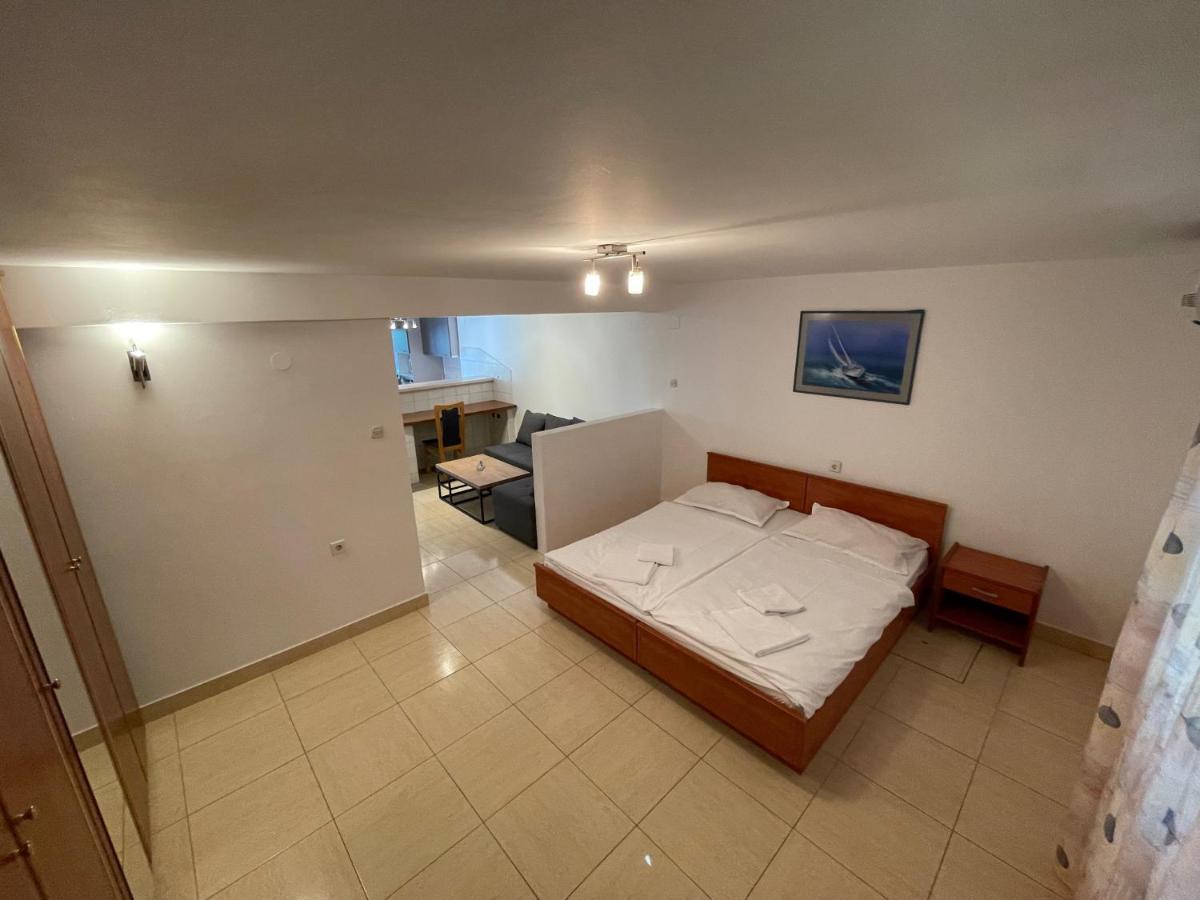 Apartment Victoria Stara Baška Buitenkant foto